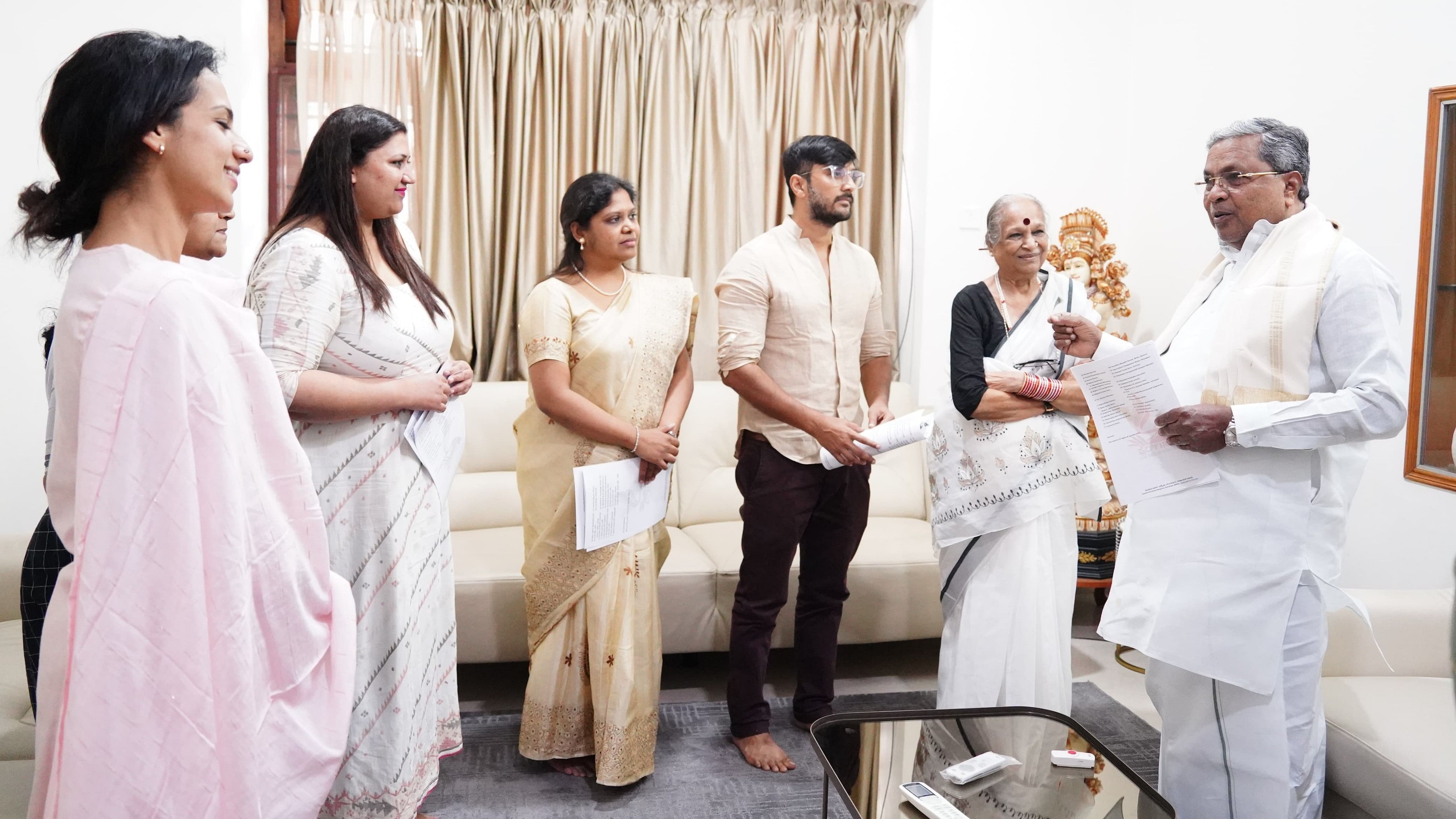 <div class="paragraphs"><p>A delegation from the Kannada film industry met Chief Minister Siddaramaiah on Thursday.</p></div>